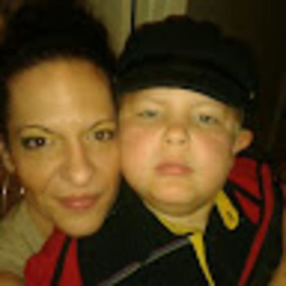 Meet your Posher, Lisa - Picture 1 of 1